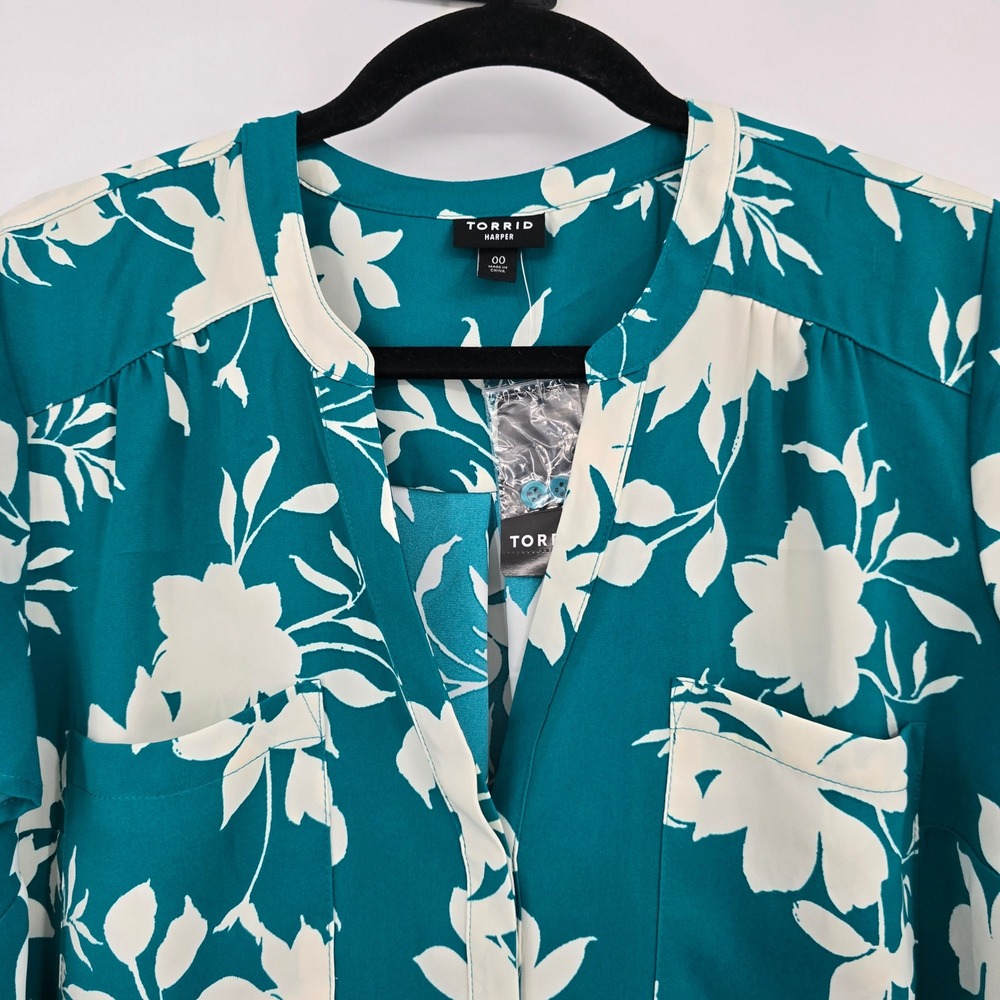 New Torrid Harper Teal Green White Floral Flutter‎ Sleeve Blouse Size 00 M/L 10 - Picture 3 of 11